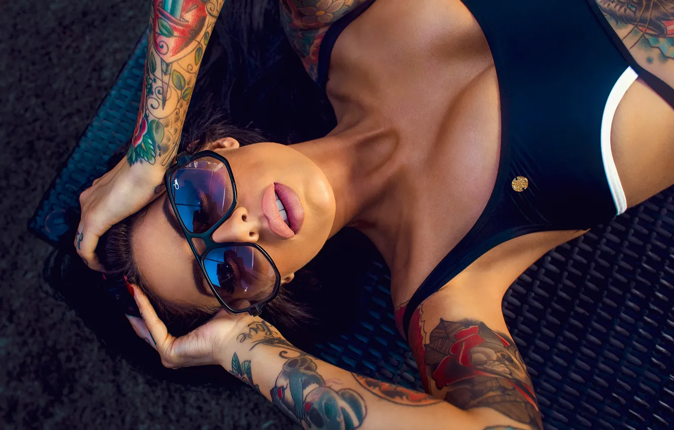 Photo wallpaper fashion, beauty, tattoos, sunglasses
