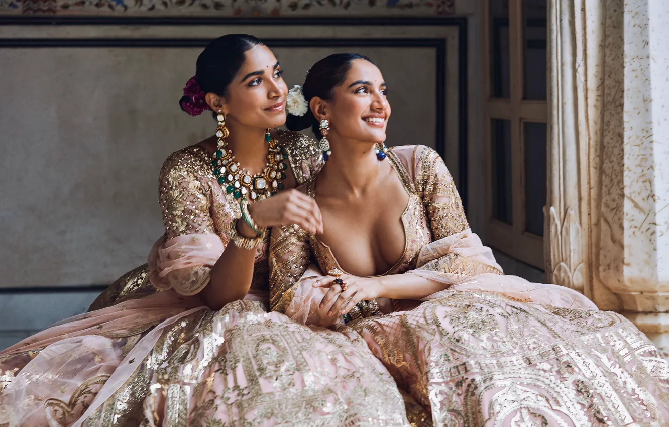 Photo wallpaper girl, hot, sexy, fashion, eyes, smile, beautiful, figure