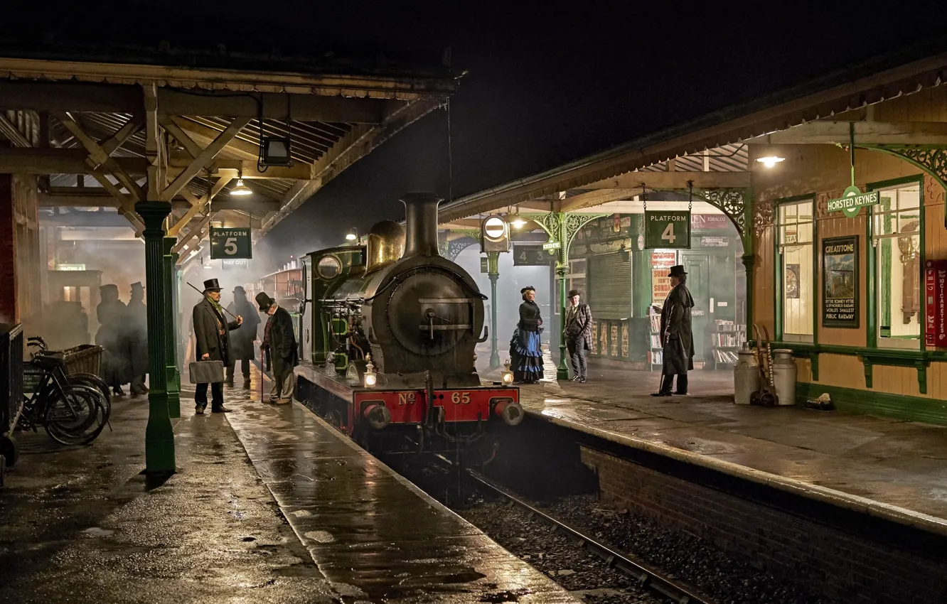 Photo wallpaper retro, people, England, the engine, station, the platform