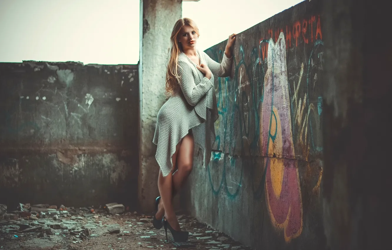 Photo wallpaper girl, garbage, shoes, legs, abandoned building