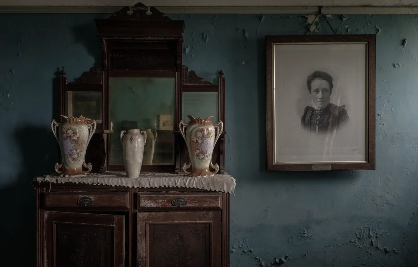 Photo wallpaper room, vase, buffet