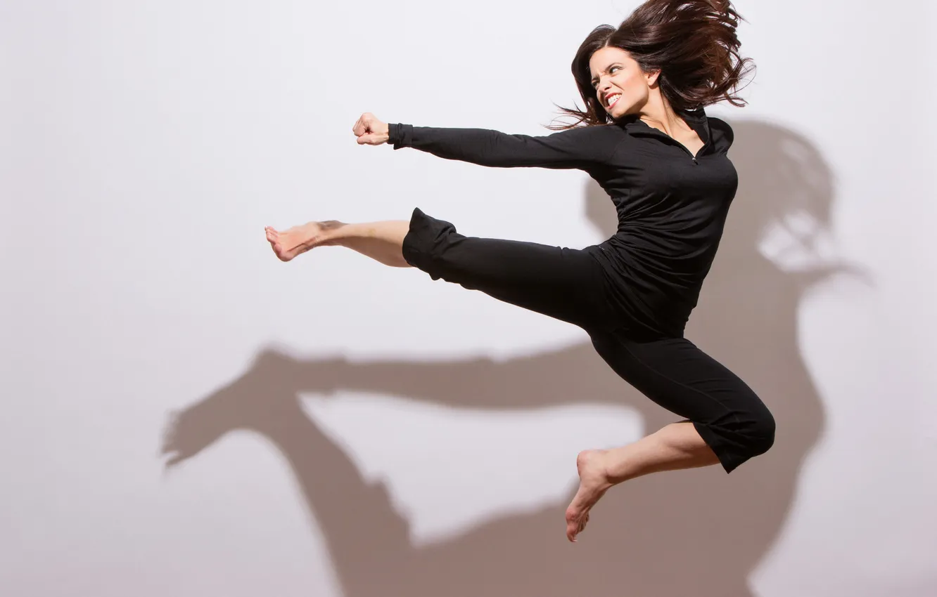 Photo wallpaper pose, feet, shadow, figure, actress, jump, writer, martial arts master