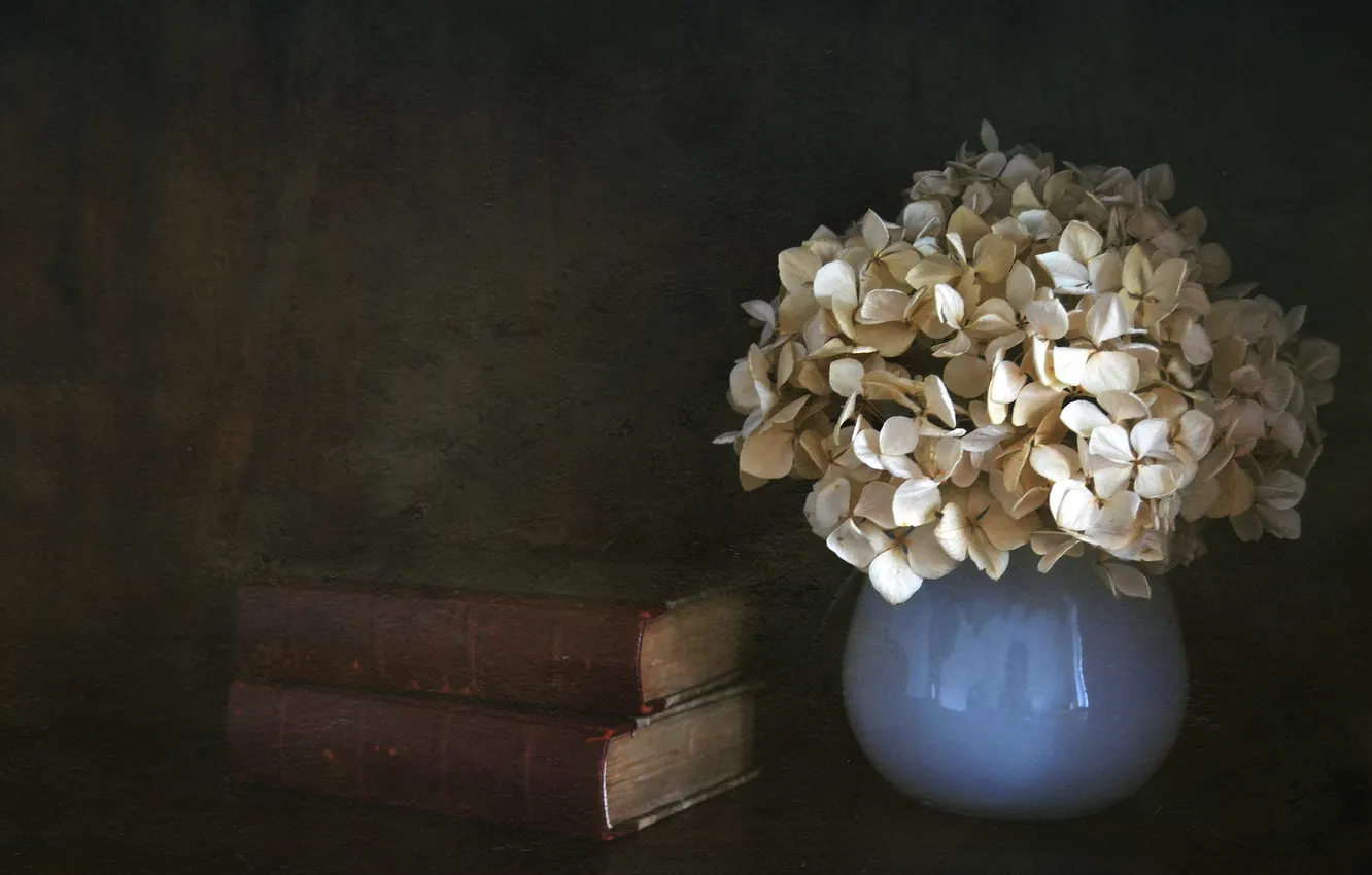 Photo wallpaper flowers, old, books, bouquet, vase