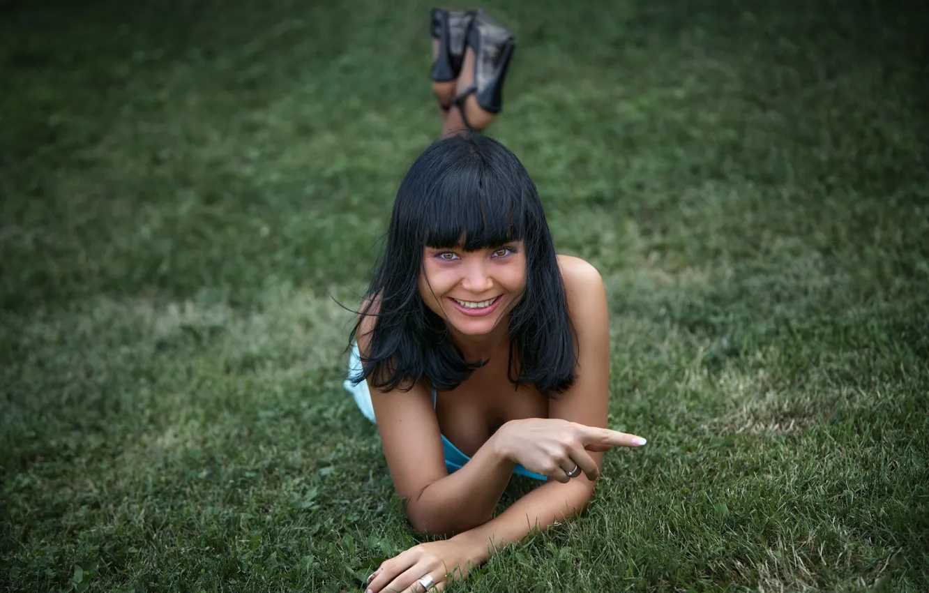 Photo wallpaper grass, girl, smile, brunette, shoes, shoulders, Dmitry Bulatov