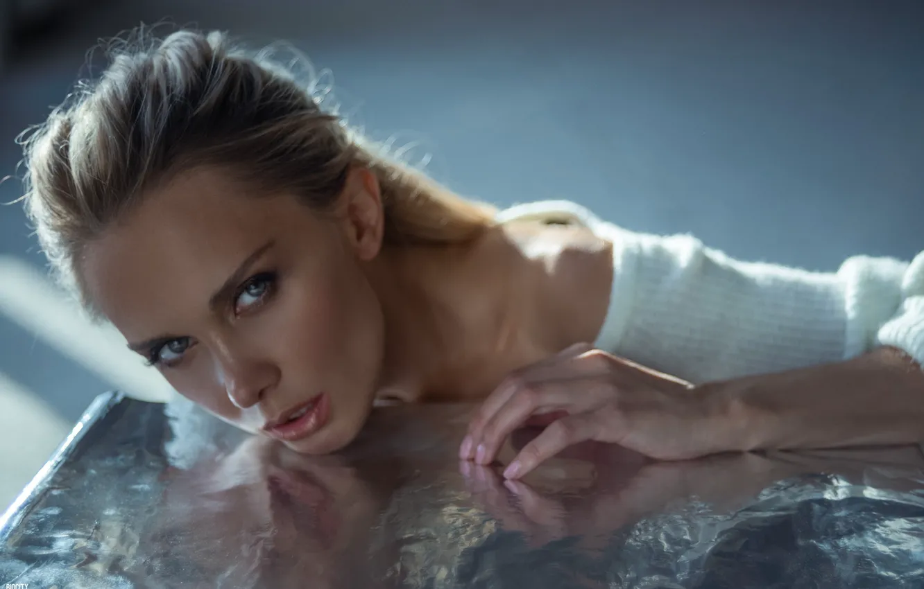 Photo wallpaper look, girl, face, pose, hands, Pasha Karpenko, BIOCITY