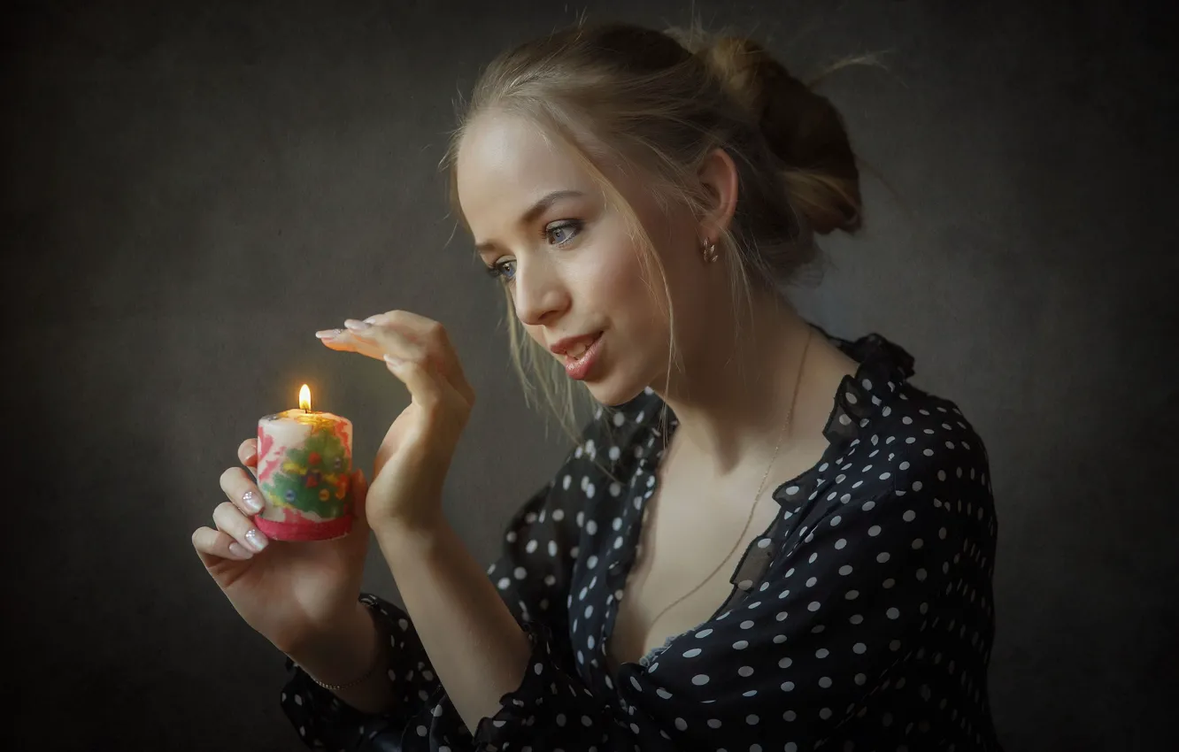 Photo wallpaper girl, smile, candle, Ilya * Filimoshin