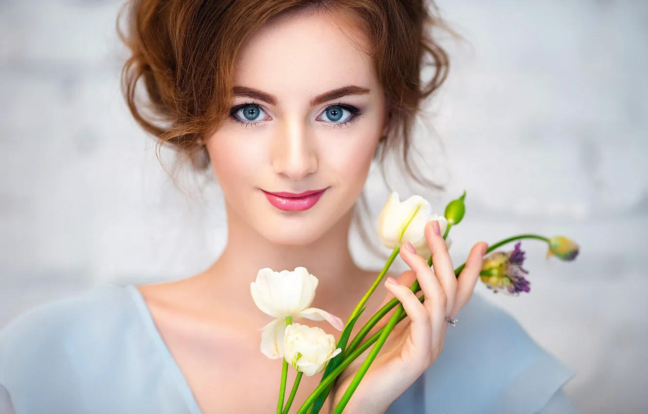 Photo wallpaper girl, flowers, smile, makeup