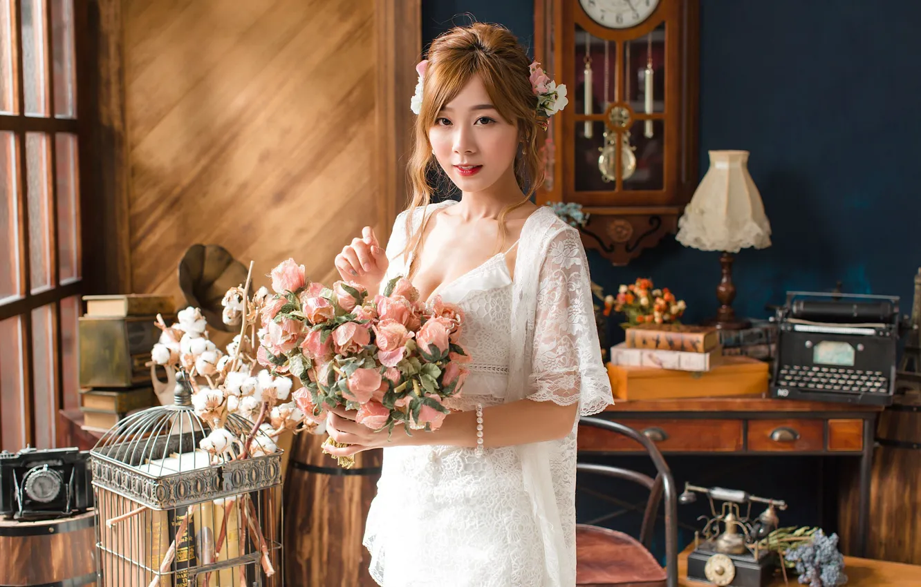 Photo wallpaper girl, old, room, Asian, furnished