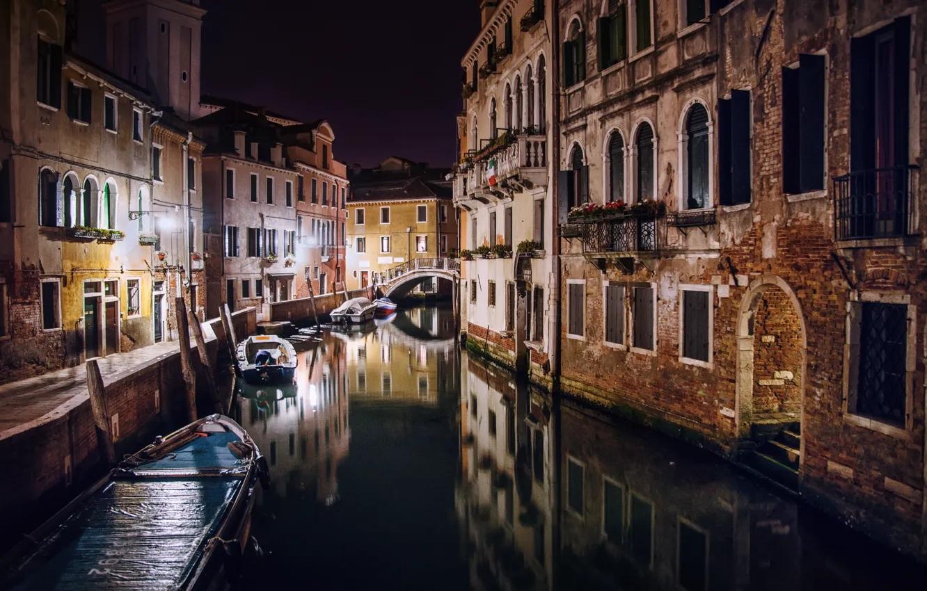 Photo wallpaper night, street, building, home, boats, Italy, Venice, channel