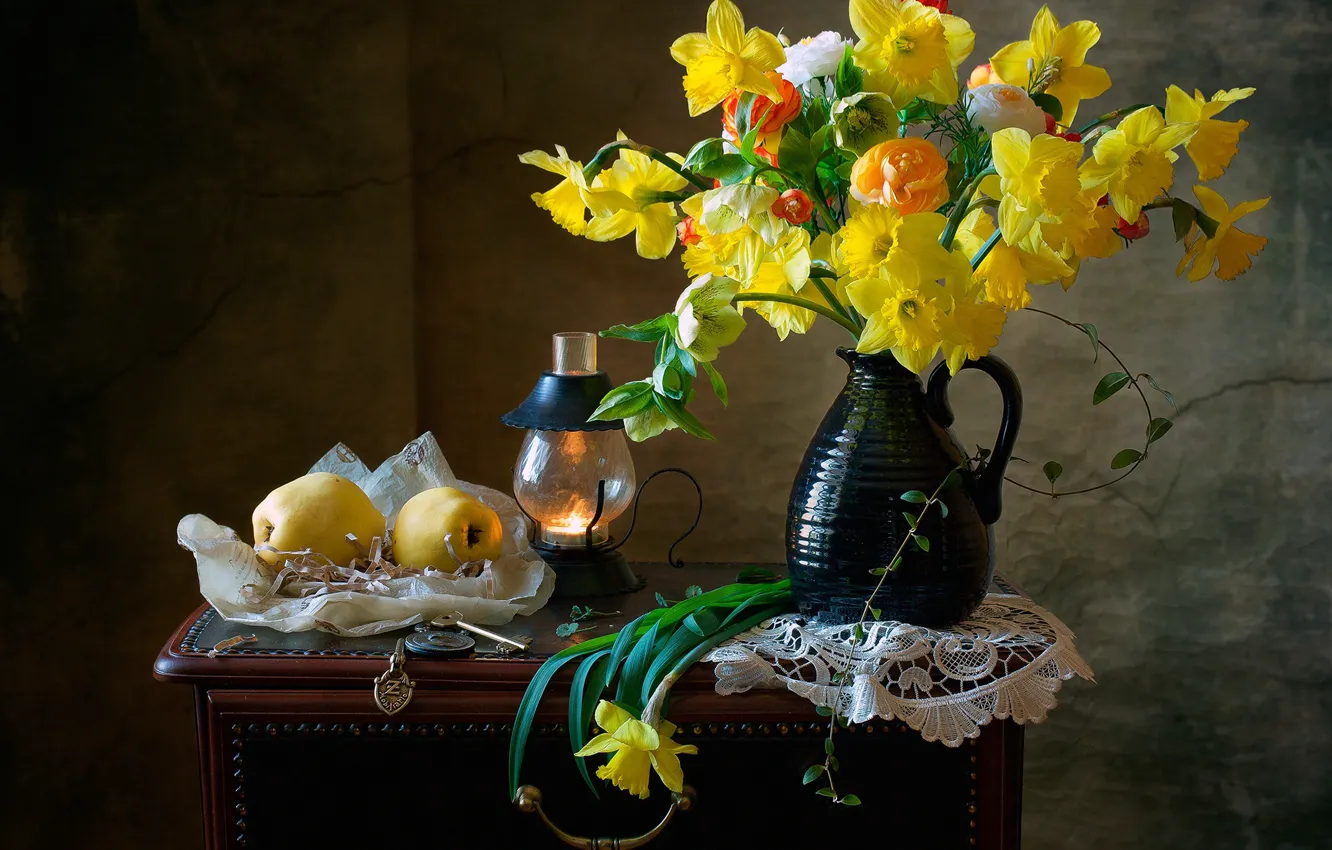 Photo wallpaper lamp, bouquet, pear, daffodils