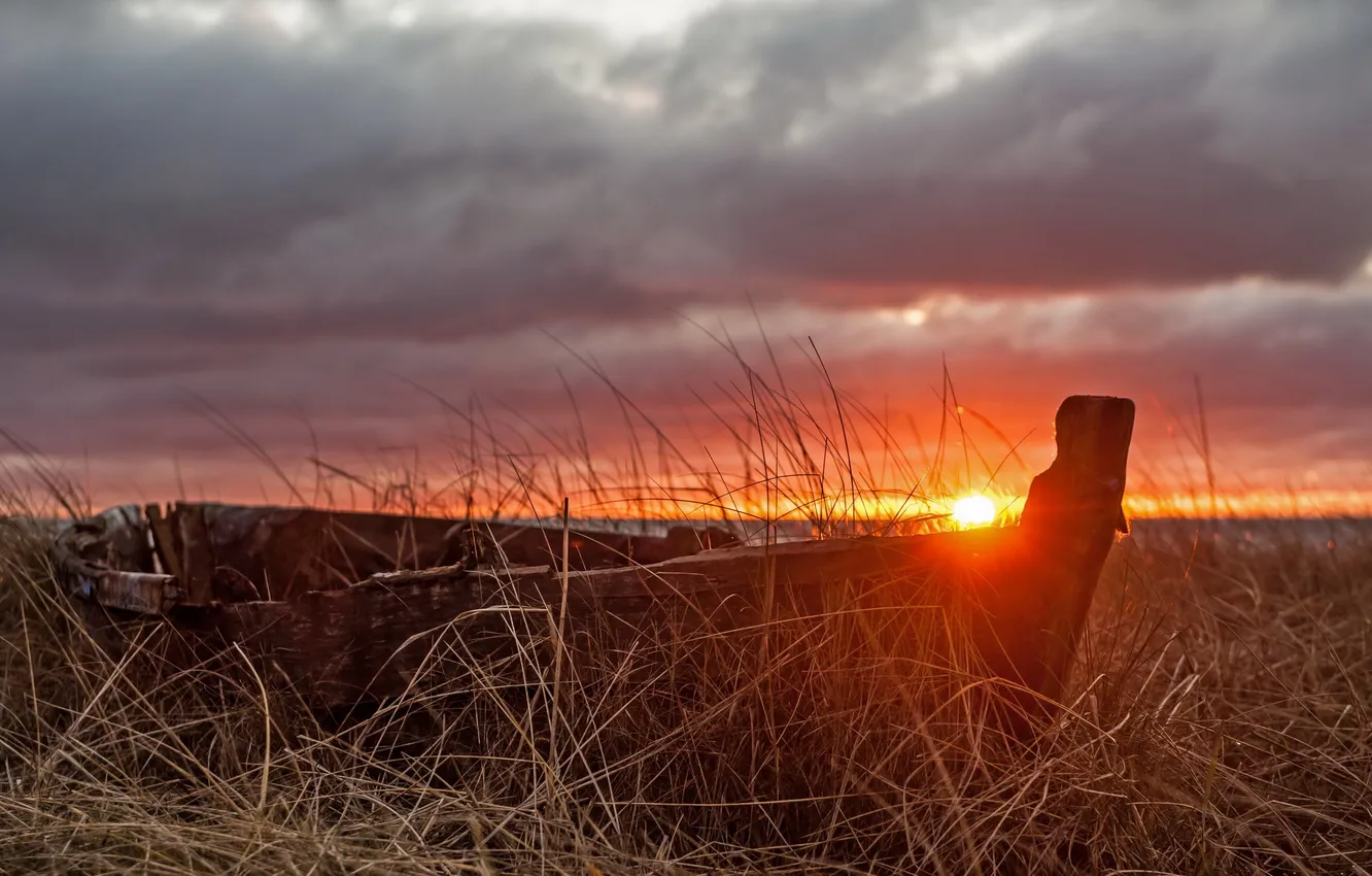 Photo wallpaper Sweden, sunset, Old boat, Gotland