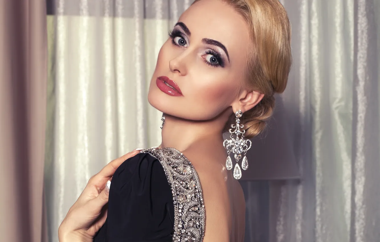 Photo wallpaper girl, decoration, earrings, makeup