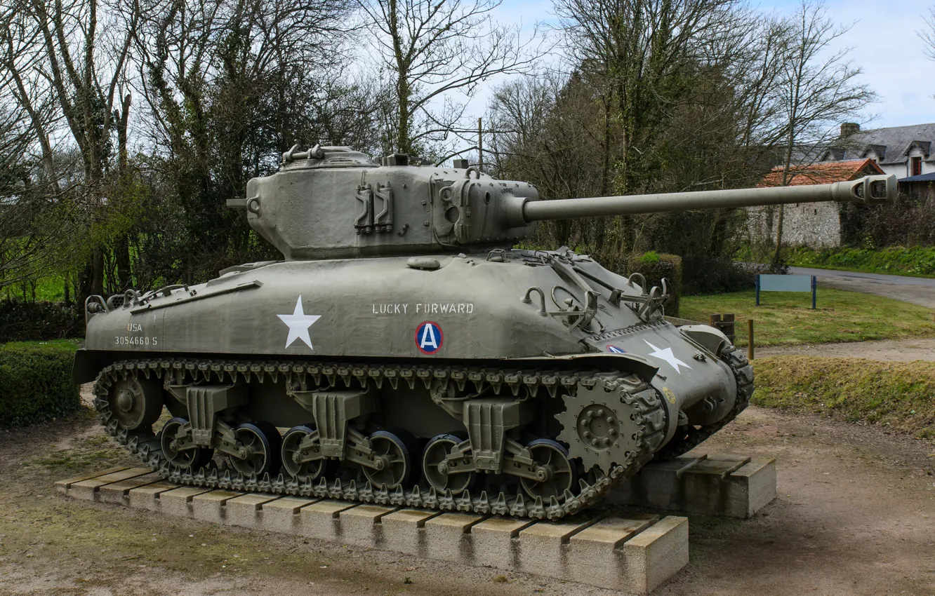 Photo wallpaper monument, M4A1, medium tank, Sherman