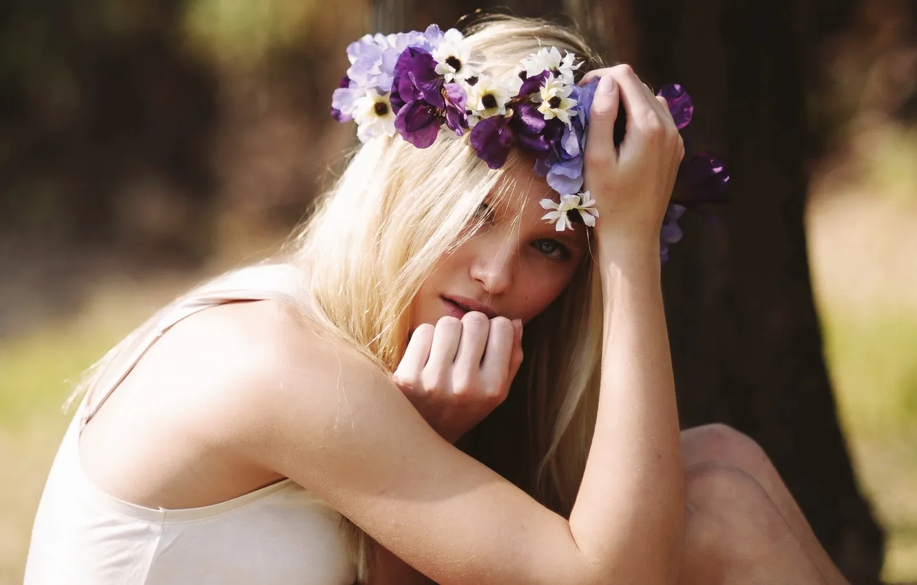 Photo wallpaper look, girl, wreath