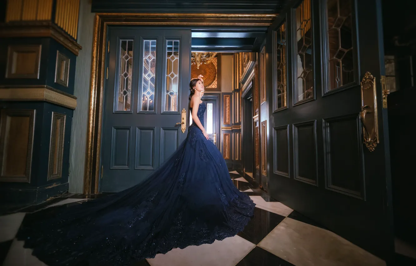 Photo wallpaper girl, room, model, dress, the door, outfit