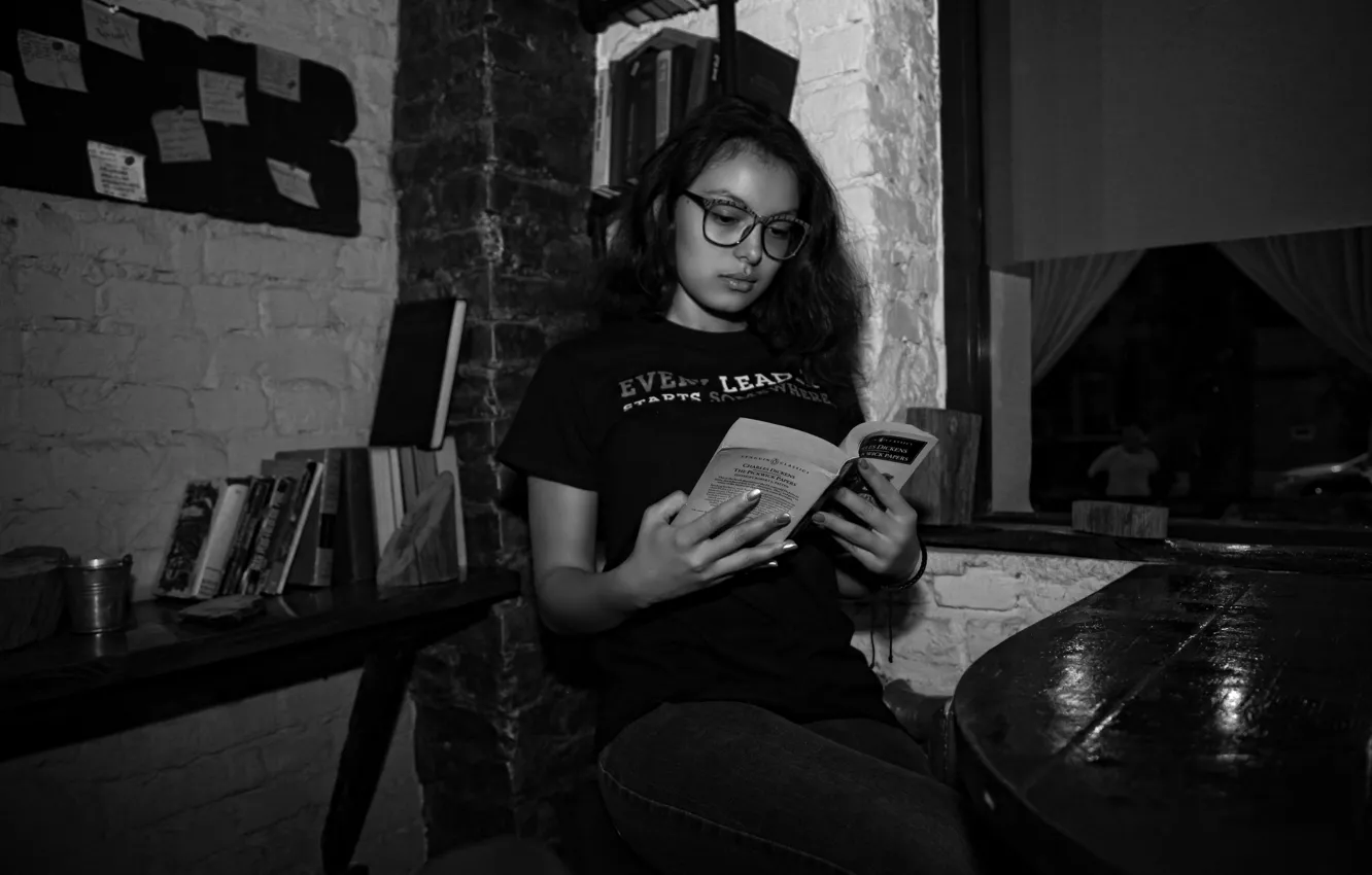 Photo wallpaper girl, black & white, book, beautiful, book, reading, Anastasia, Kide Fotoart