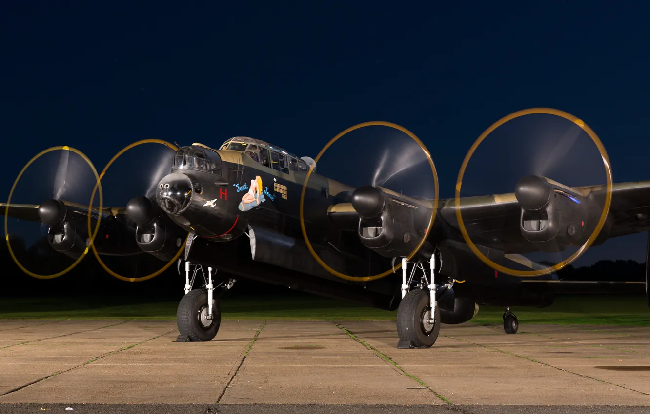 Photo wallpaper bomber, four-engine, heavy, Avro Lancaster
