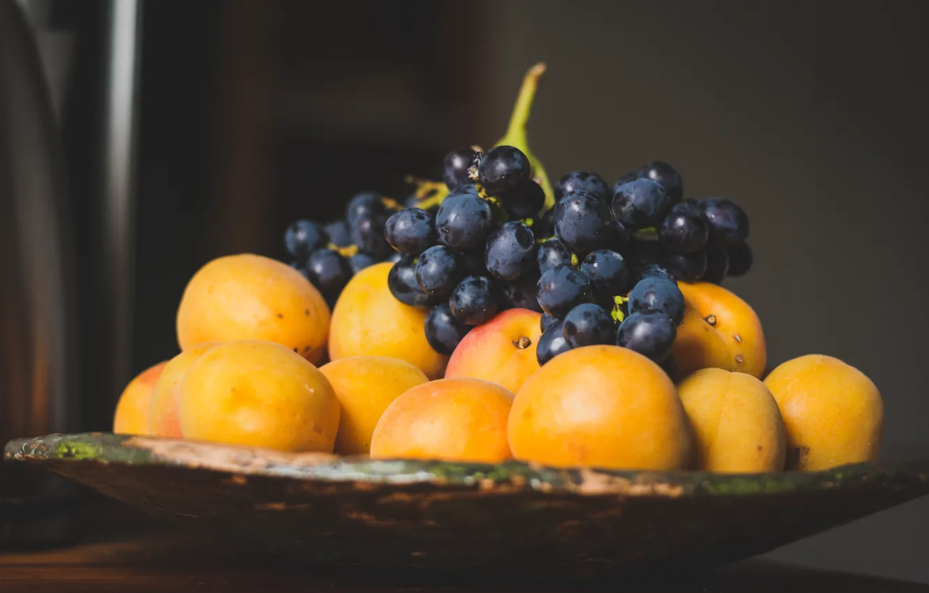 Photo wallpaper plate, grapes, fruit, apricots