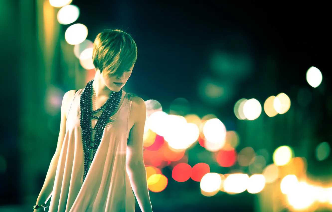 Photo wallpaper girl, night, the city, glare