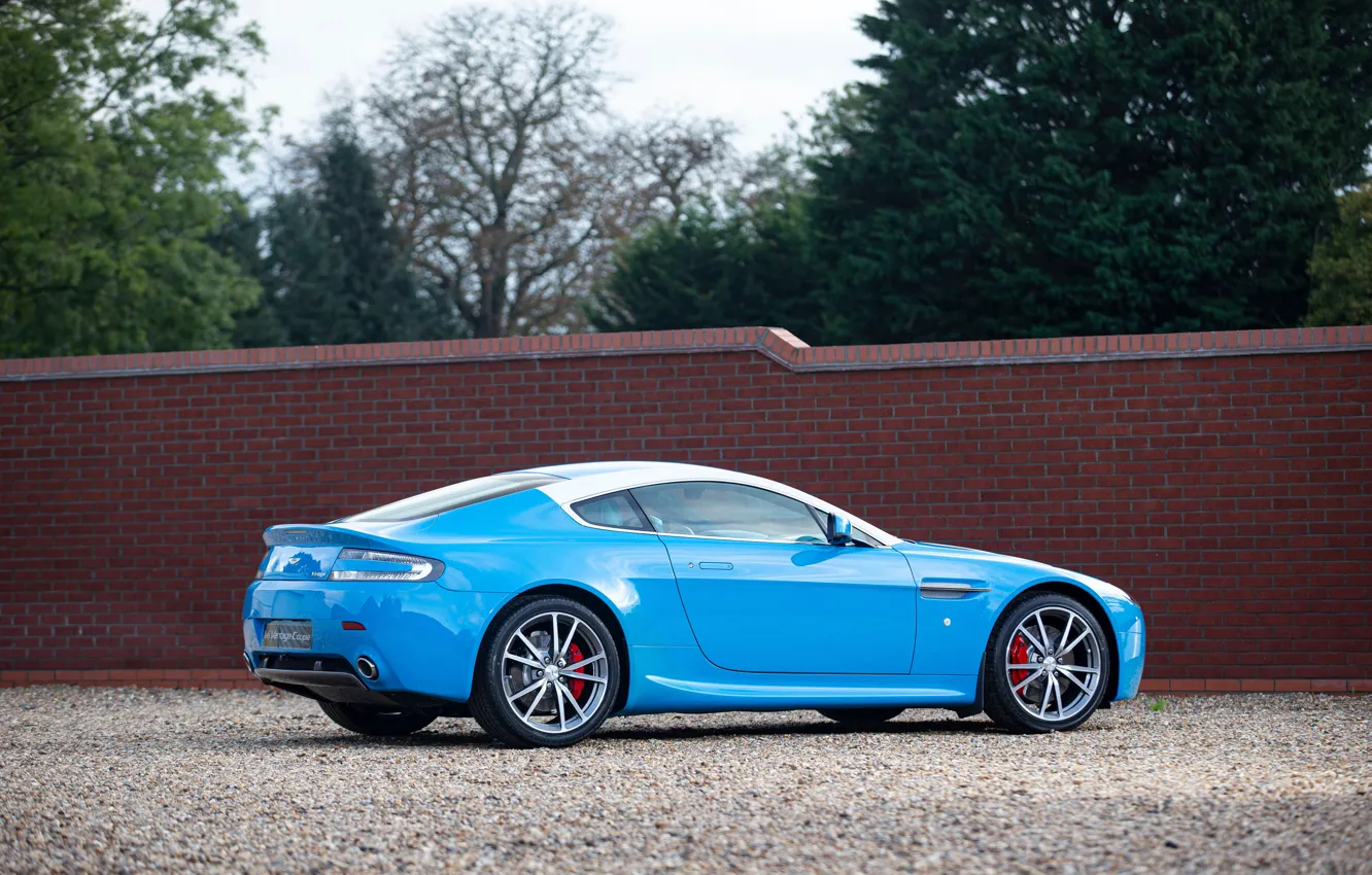 Photo wallpaper Vantage, Aston Martin V8, 2010, Coupe, the only instance, Aston Martin V8 Vantage, V8 Vantage …