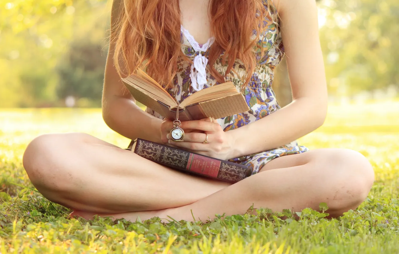 Photo wallpaper girl, feet, watch, book
