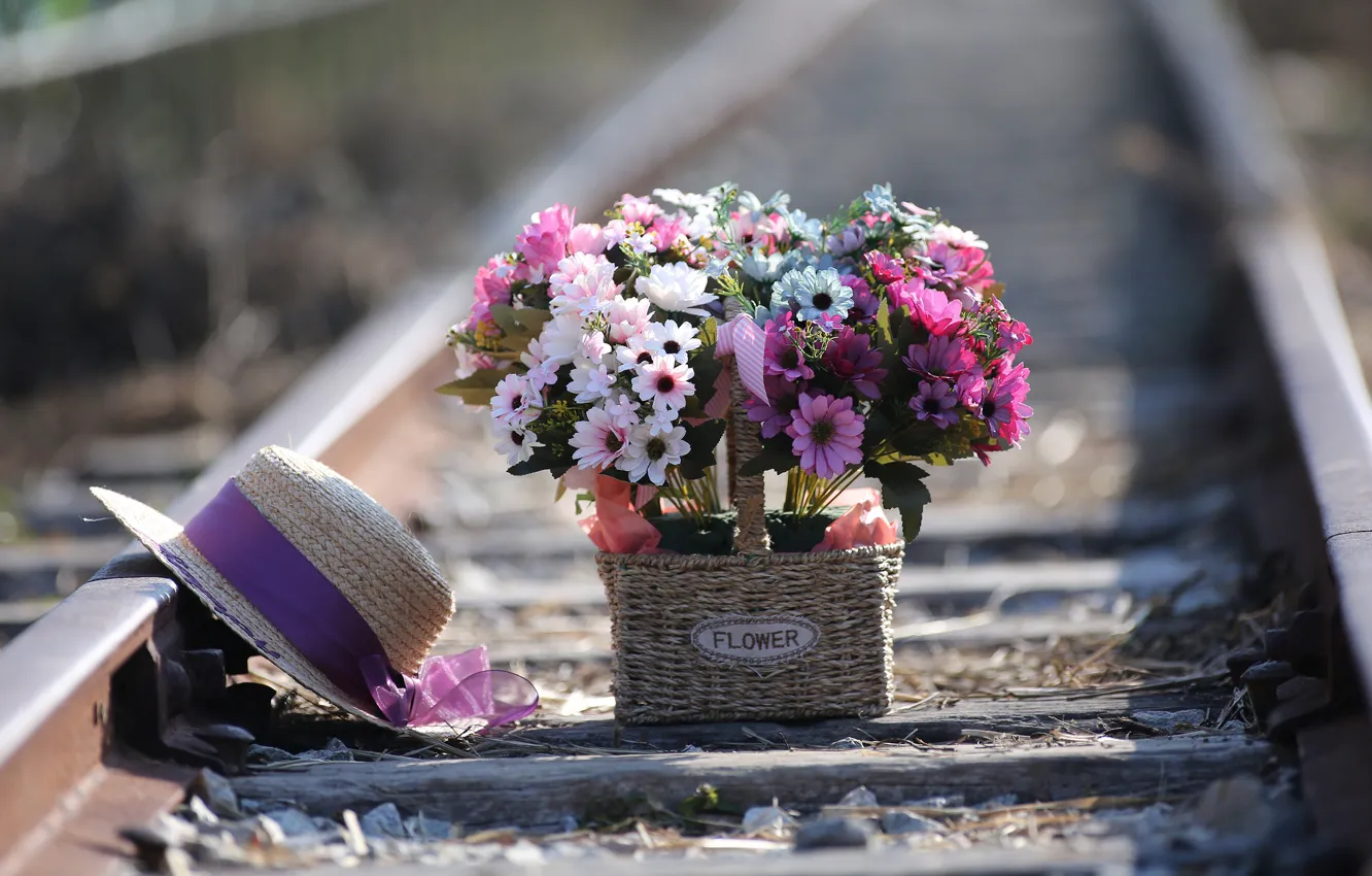 Photo wallpaper flowers, rails, bouquet, hat, railroad