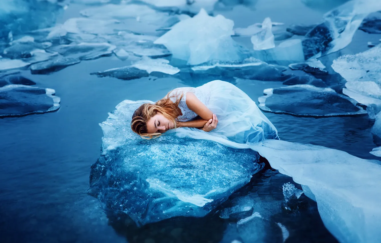 Photo wallpaper girl, lies, ice