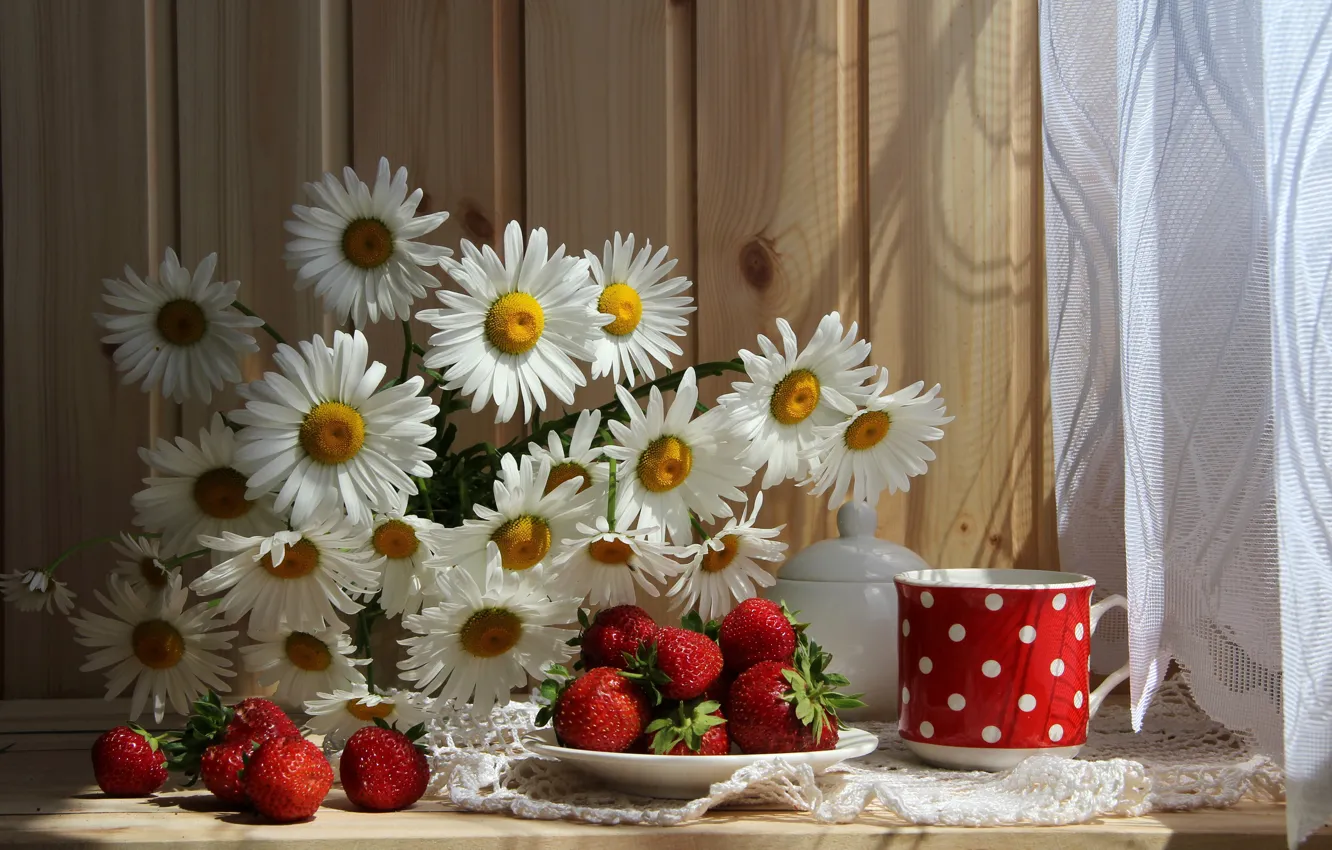 Photo wallpaper flowers, table, chamomile, strawberry, berry, plate, mug, still life
