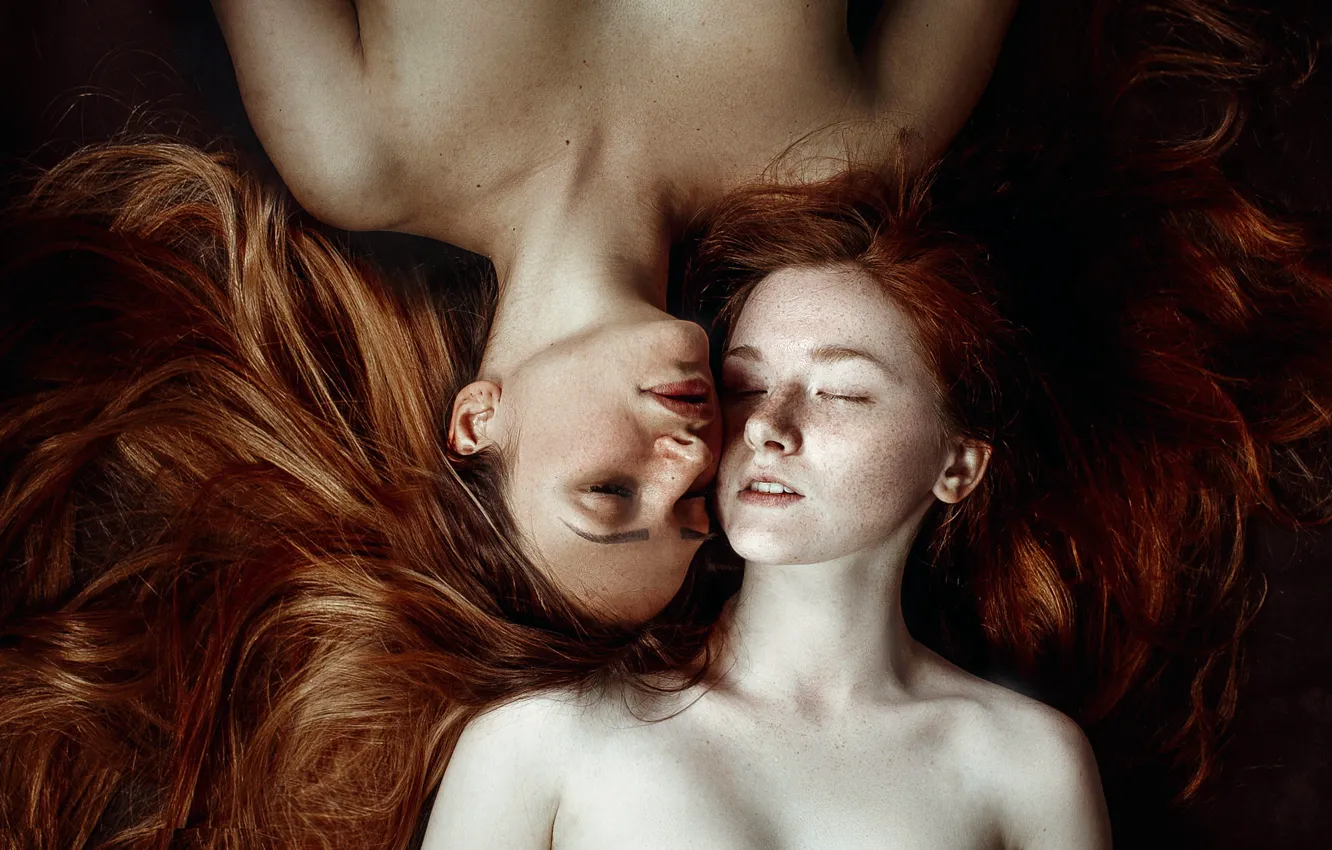 Photo wallpaper stay, sleep, freckles, two girls, redhead, friend, freckles