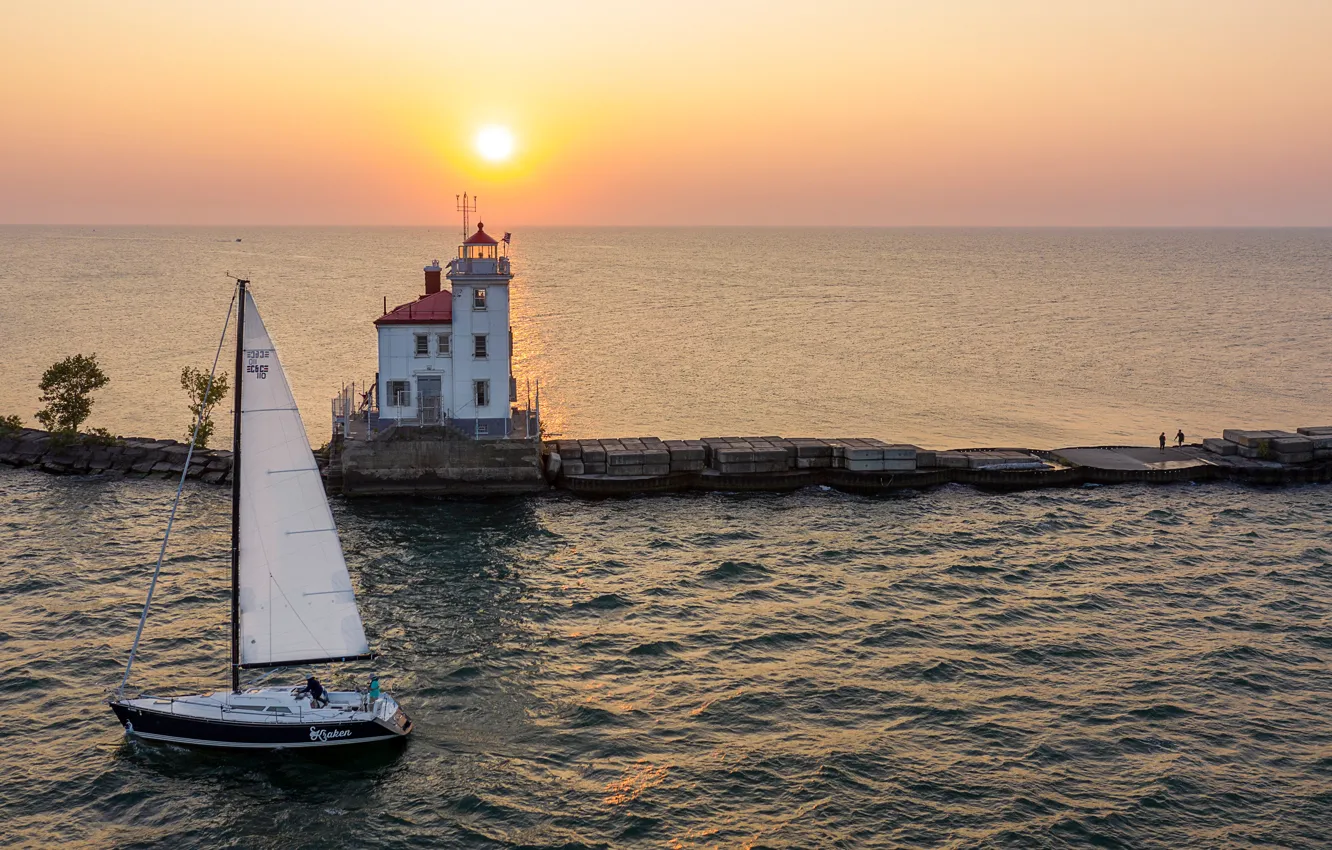 Photo wallpaper sunset, lake, lighthouse, yacht, Ohio, Ohio, Lake Erie, Fairport Harbor West Breakwater Lighthouse