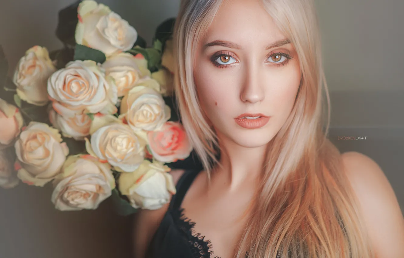 Photo wallpaper look, girl, flowers, face, hair, portrait, roses, blonde