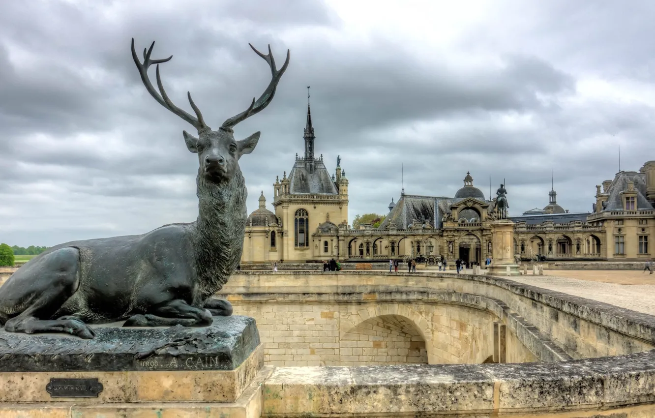 Photo wallpaper castle, deer, statue, France, Chantilly Stag