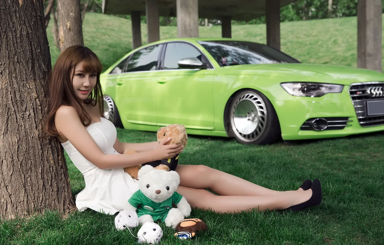 Photo wallpaper look, Audi, Girls, Asian, beautiful girl, green car, sitting above the tree
