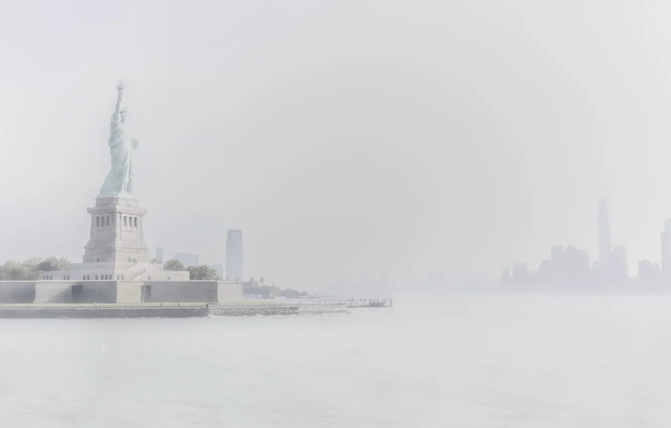 Photo wallpaper New York, Through early morning, mist I see
