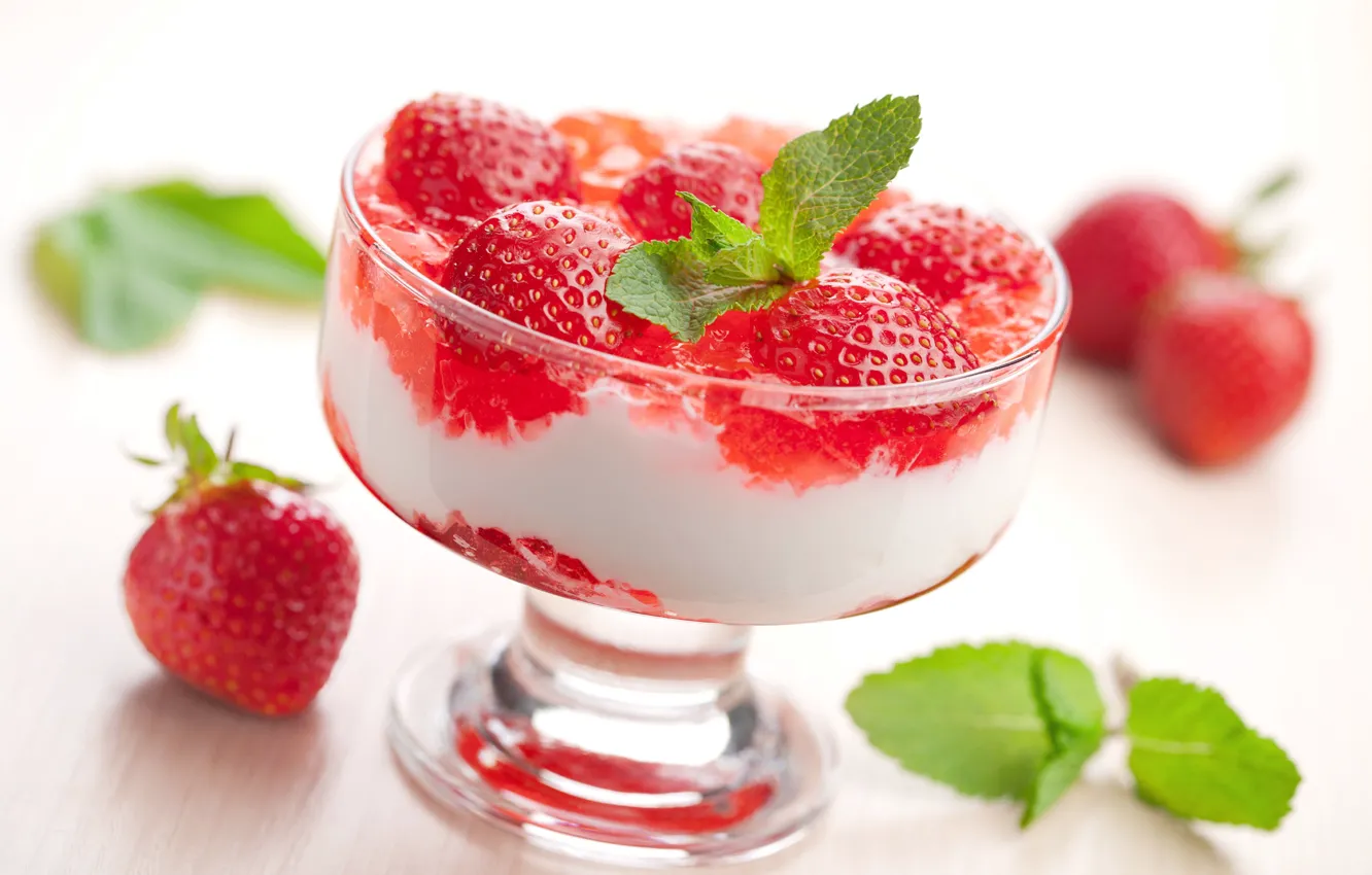 Photo wallpaper berries, food, strawberry, dessert, sweet, cream, dessert, strawberries