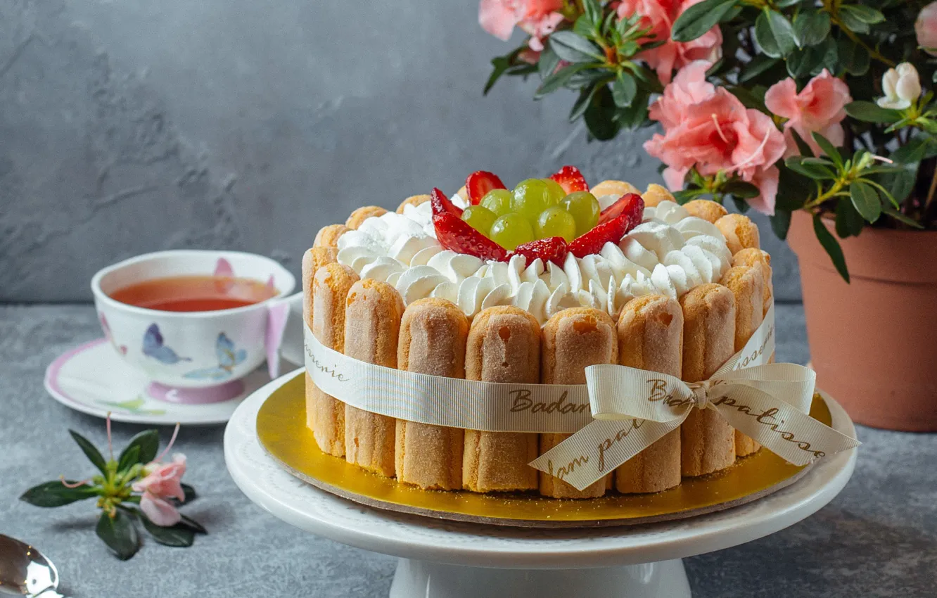 Photo wallpaper berries, plate, cake, cream