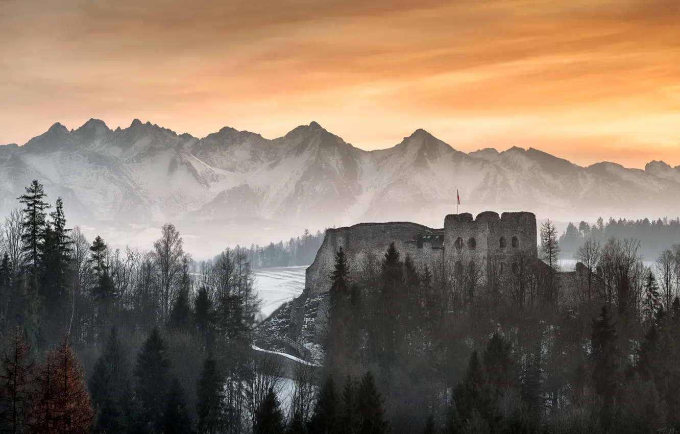 Photo wallpaper Poland, Tatra Mountains, The Czorsztyn castle