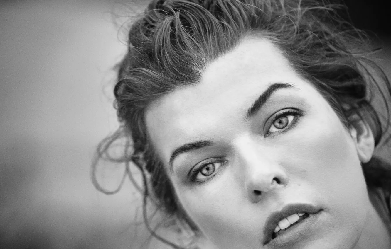 Photo wallpaper face, photo, model, actress, brunette, photographer, black and white, Milla Jovovich