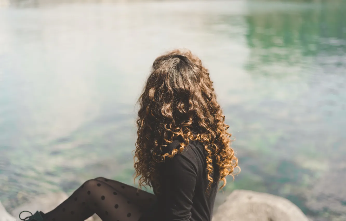Photo wallpaper water, girl, head, sitting, curls, loony