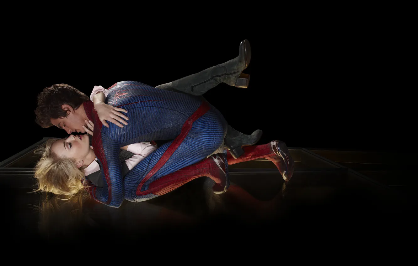 Photo wallpaper fiction, kiss, comic, Emma Stone, The Amazing Spider-Man, Andrew Garfield, New spider-Man, Andrew Garfield