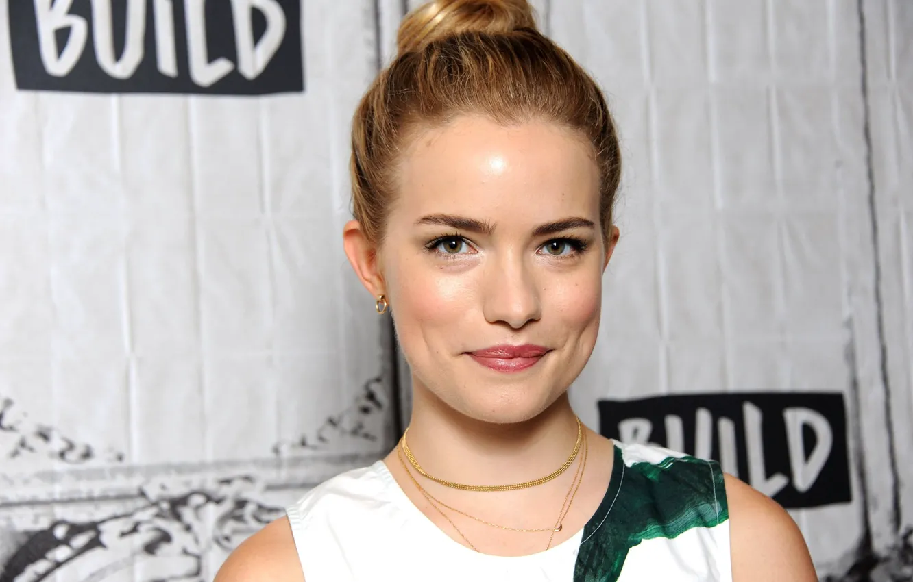 Photo wallpaper pose, makeup, actress, Willa Fitzgerald, Willa Fitzgerald