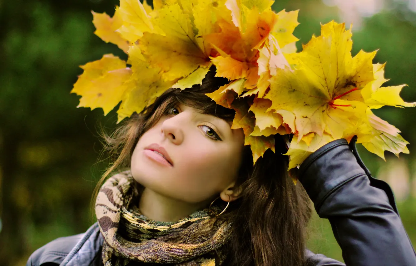 Photo wallpaper autumn, leaves, girl
