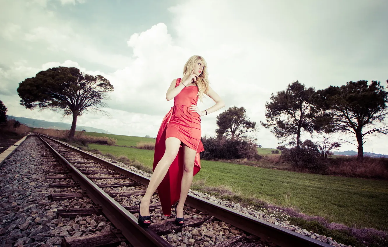 Photo wallpaper girl, railroad, Wendy