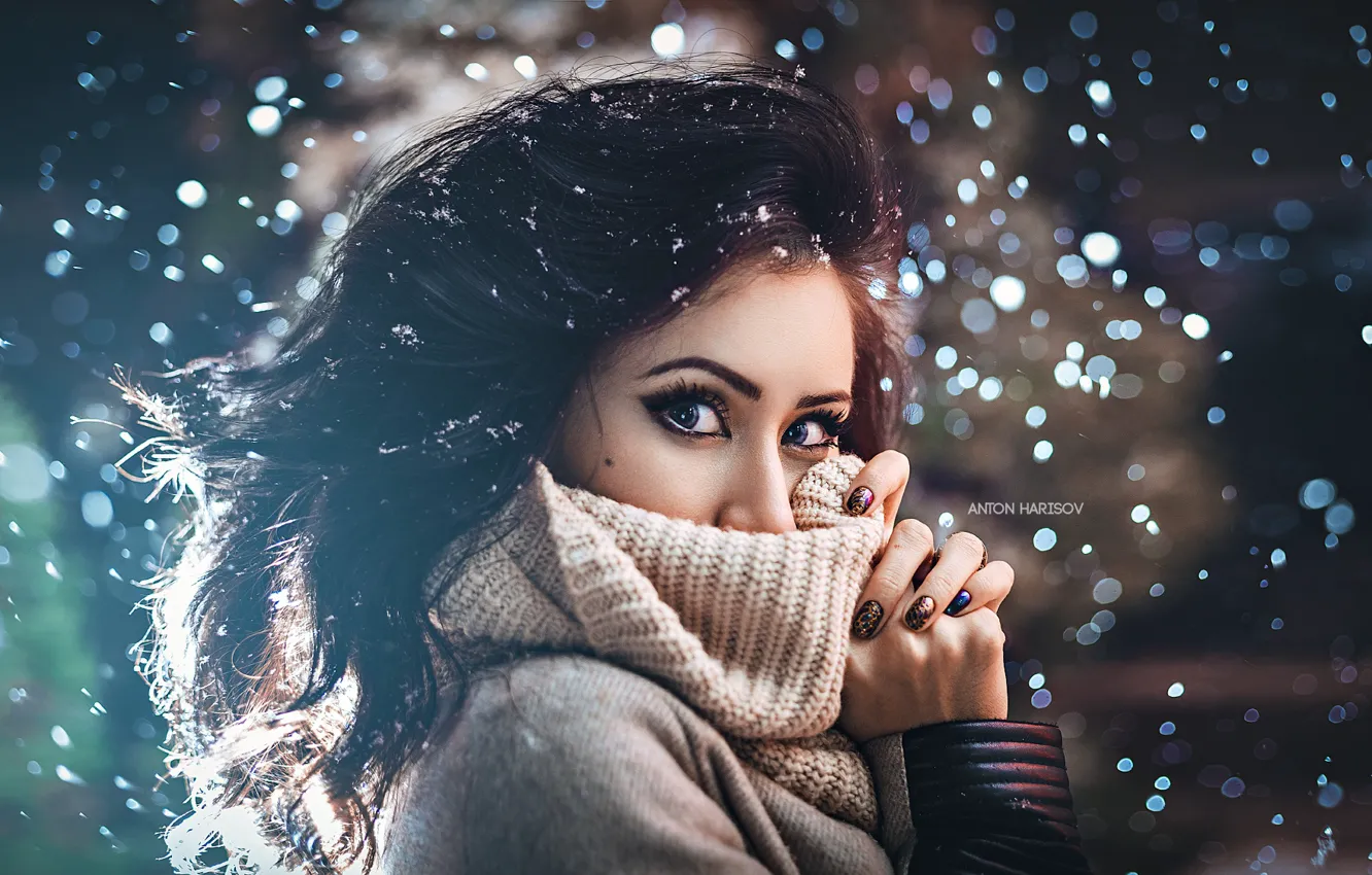 Photo wallpaper winter, look, snowflakes, background, model, portrait, hands, makeup