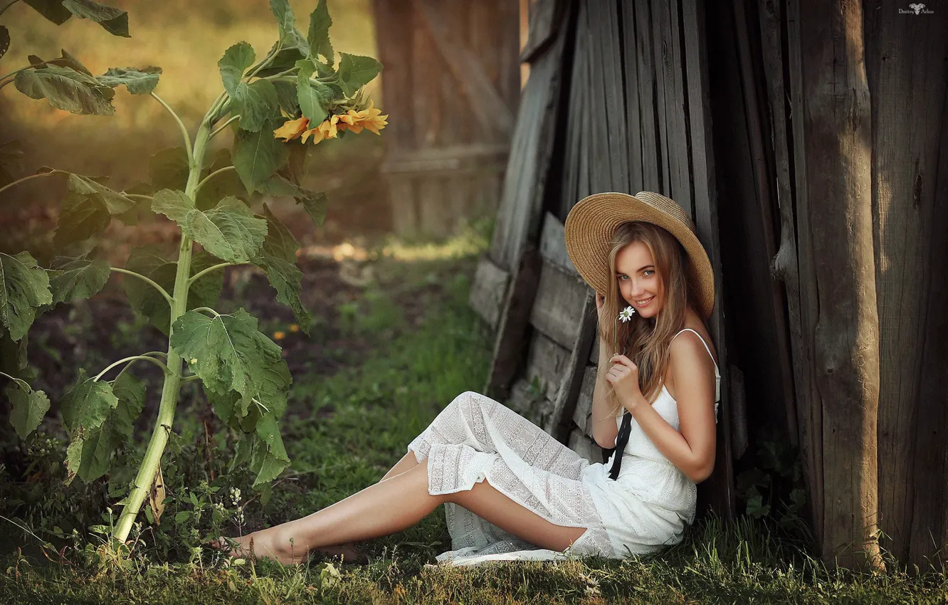 Photo wallpaper look, girl, smile, mood, sunflower, hat, Dmitry Arhar, Dmitry Arhar