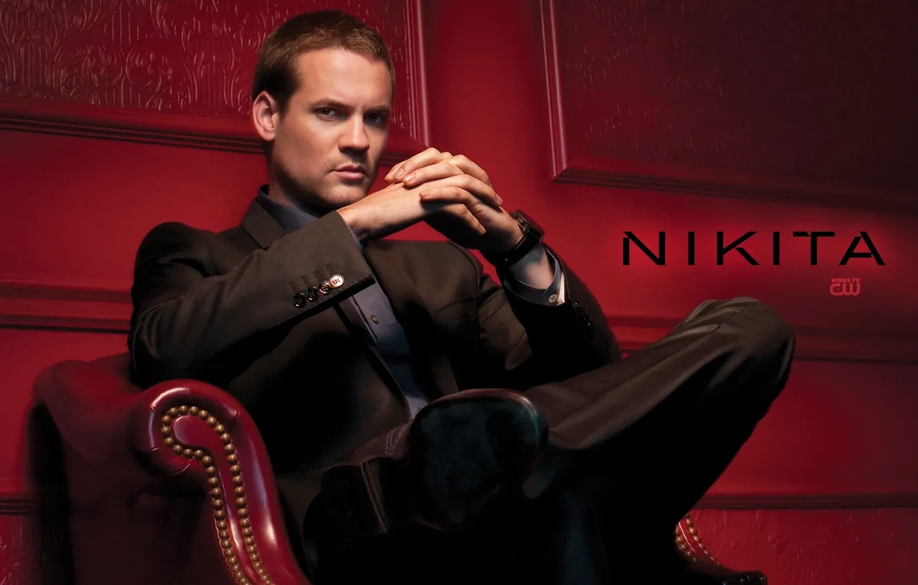 Photo wallpaper in the red room, Shane West, sitting in the chair, Shane West