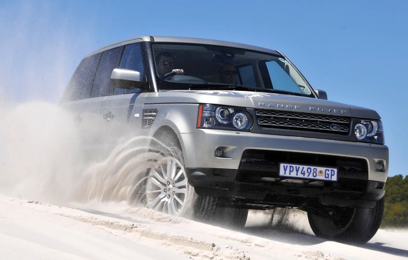 Photo wallpaper sand, the sky, grey, jeep, SUV, Land Rover, Range Rover, the front
