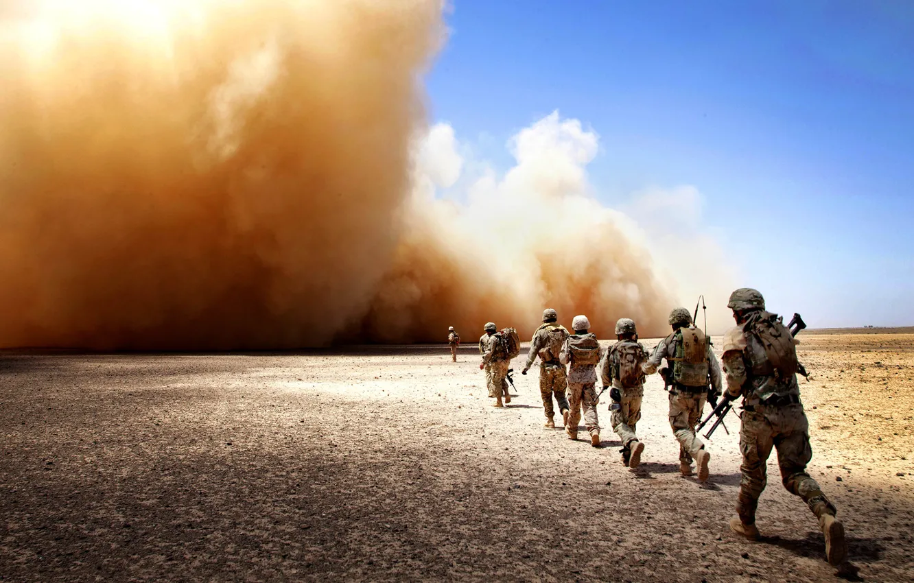 Photo wallpaper desert, storm, dust, soldiers, hike