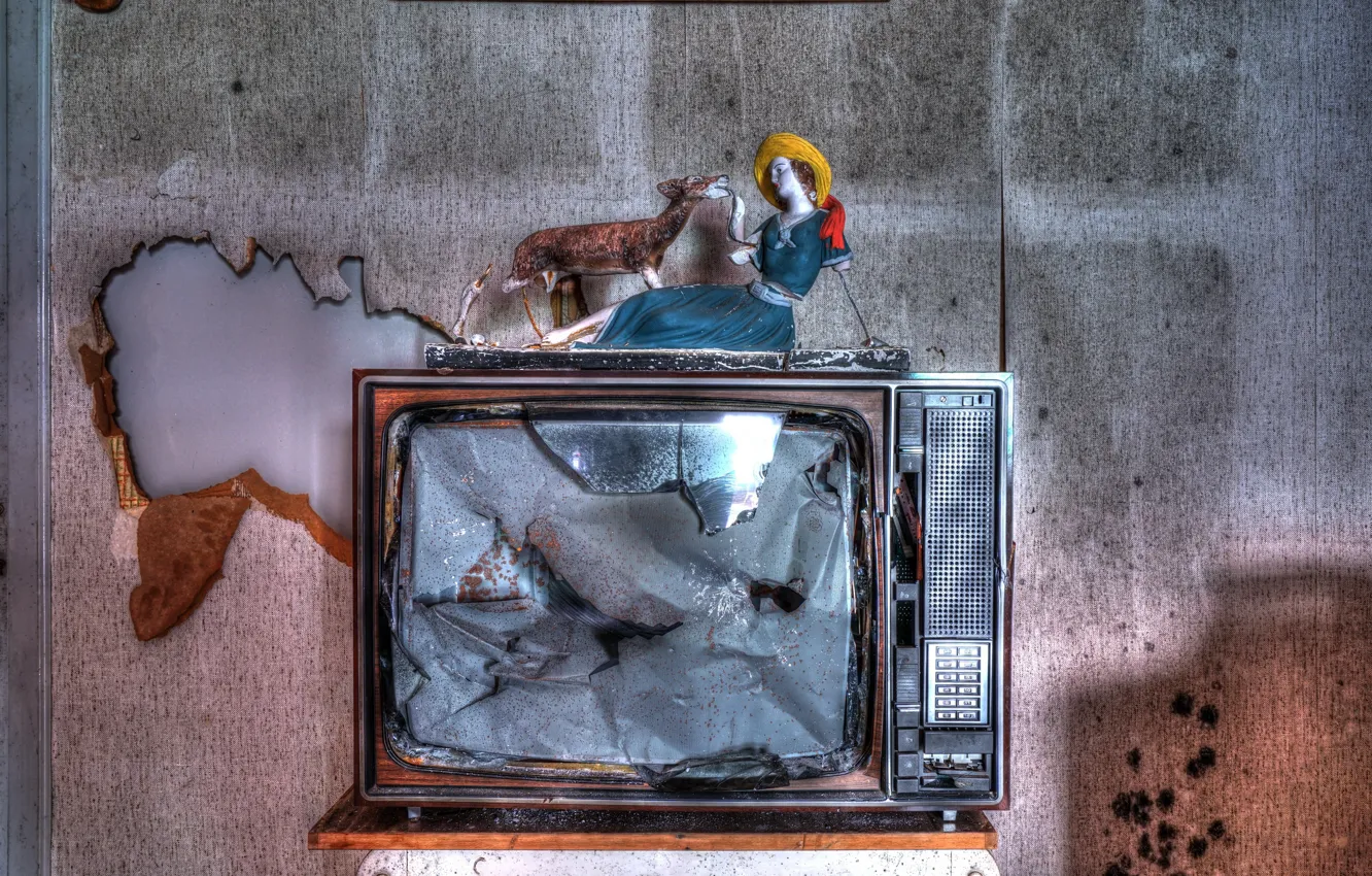 Photo wallpaper background, TV, figurine