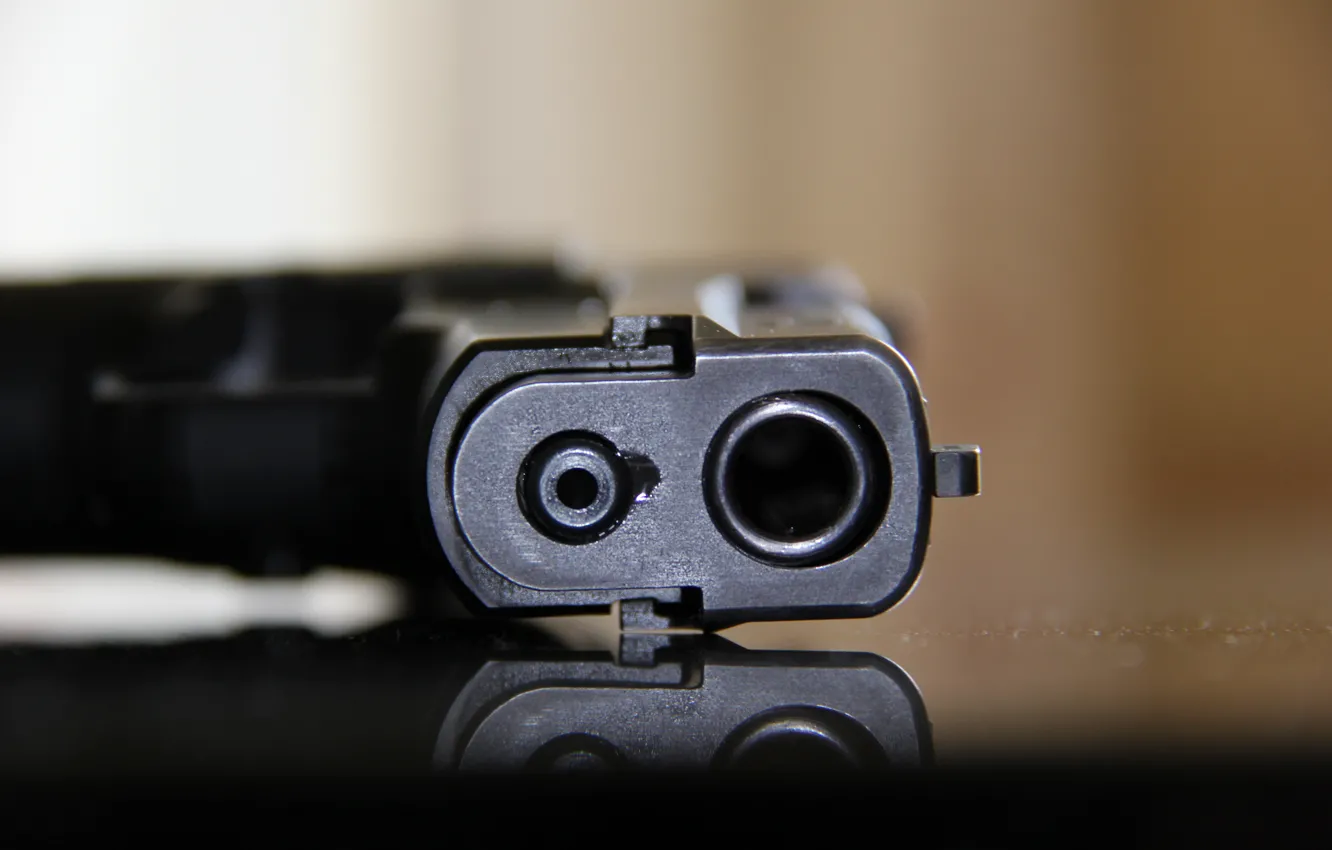 Photo wallpaper reflection, gun, the barrel, trunk, blur.